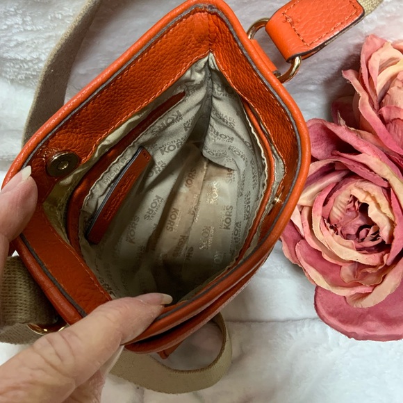 Michael Kors Tangerine Crossbody Bag with Beige Strap - Picture 4 of 5
